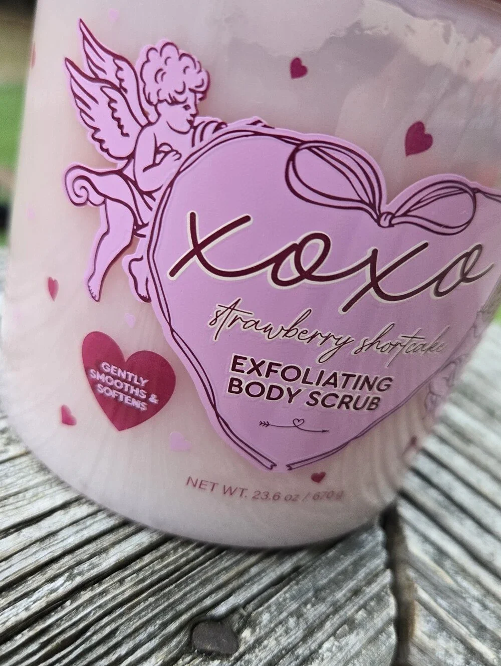 XOXO Strawberry Shortcake Exfoliating Body Scrub - Pink & Red